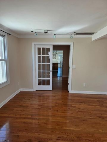 929 Adams Ave, Elizabeth City, NJ 07201