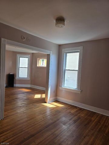 929 Adams Ave, Elizabeth City, NJ 07201