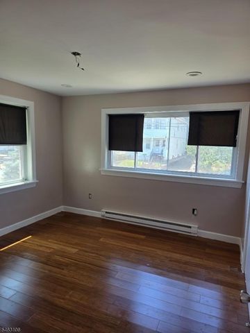 929 Adams Ave, Elizabeth City, NJ 07201