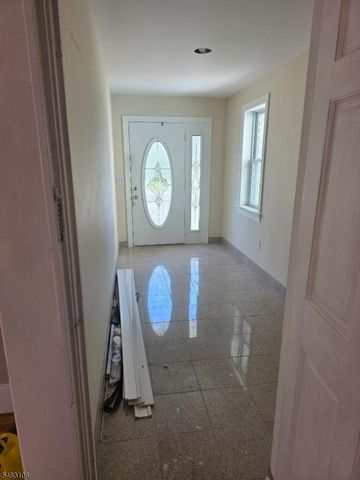 929 Adams Ave, Elizabeth City, NJ 07201