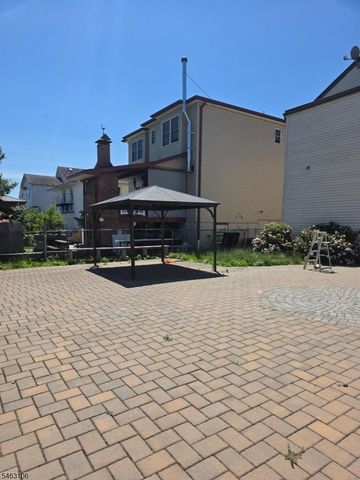929 Adams Ave, Elizabeth City, NJ 07201