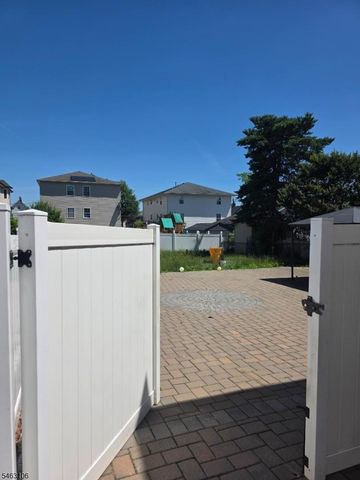 929 Adams Ave, Elizabeth City, NJ 07201