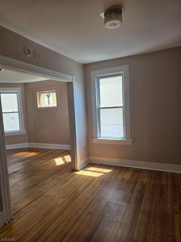 929 Adams Ave, Elizabeth City, NJ 07201
