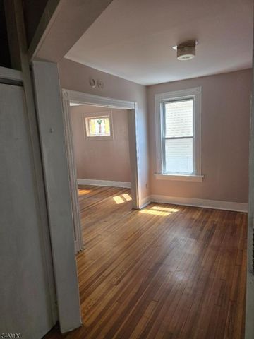 929 Adams Ave, Elizabeth City, NJ 07201