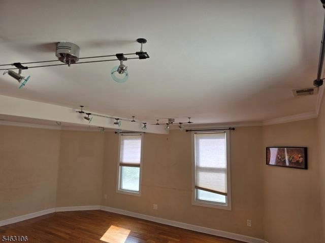 929 Adams Ave, Elizabeth City, NJ 07201