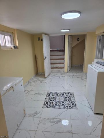 929 Adams Ave, Elizabeth City, NJ 07201