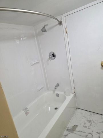 929 Adams Ave, Elizabeth City, NJ 07201