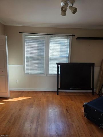 929 Adams Ave, Elizabeth City, NJ 07201