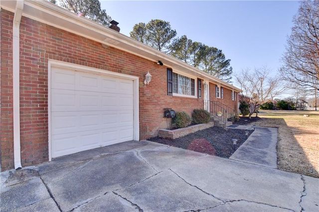 113 Thrasher RD, Chesapeake, VA 23320