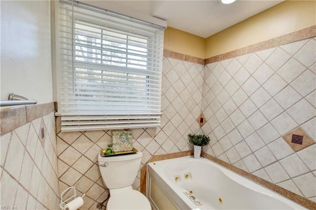 113 Thrasher RD, Chesapeake, VA 23320