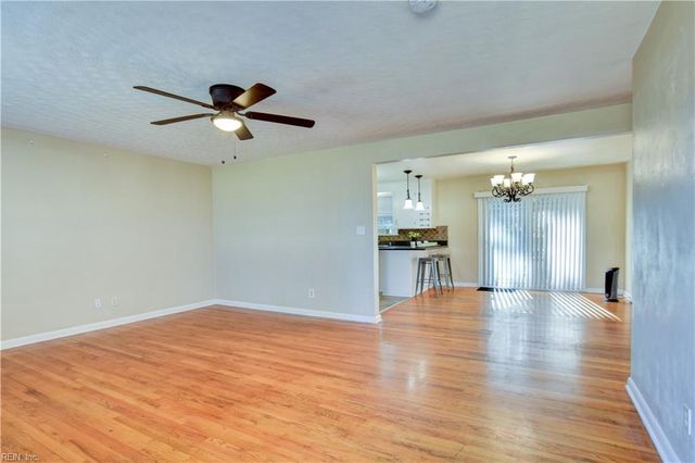 113 Thrasher RD, Chesapeake, VA 23320