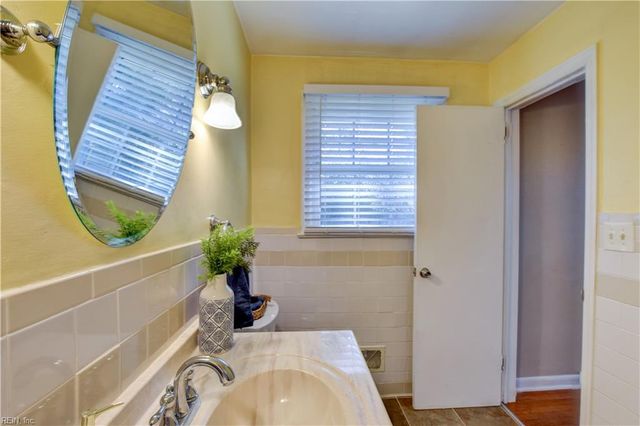 113 Thrasher RD, Chesapeake, VA 23320