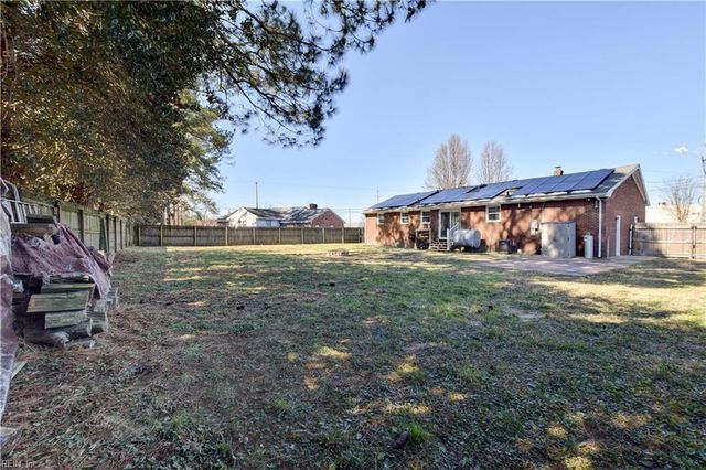 113 Thrasher RD, Chesapeake, VA 23320