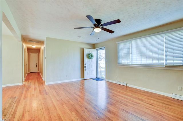 113 Thrasher RD, Chesapeake, VA 23320