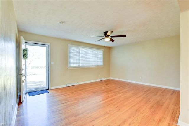 113 Thrasher RD, Chesapeake, VA 23320