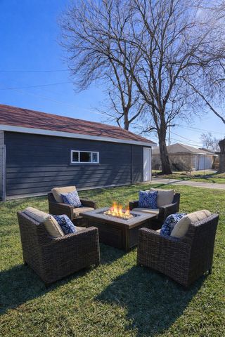 527 Gordon Avenue, Calumet City, IL 60409