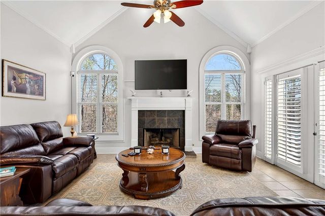 1037 Lyndhurst Way SE, Conyers, GA 30013