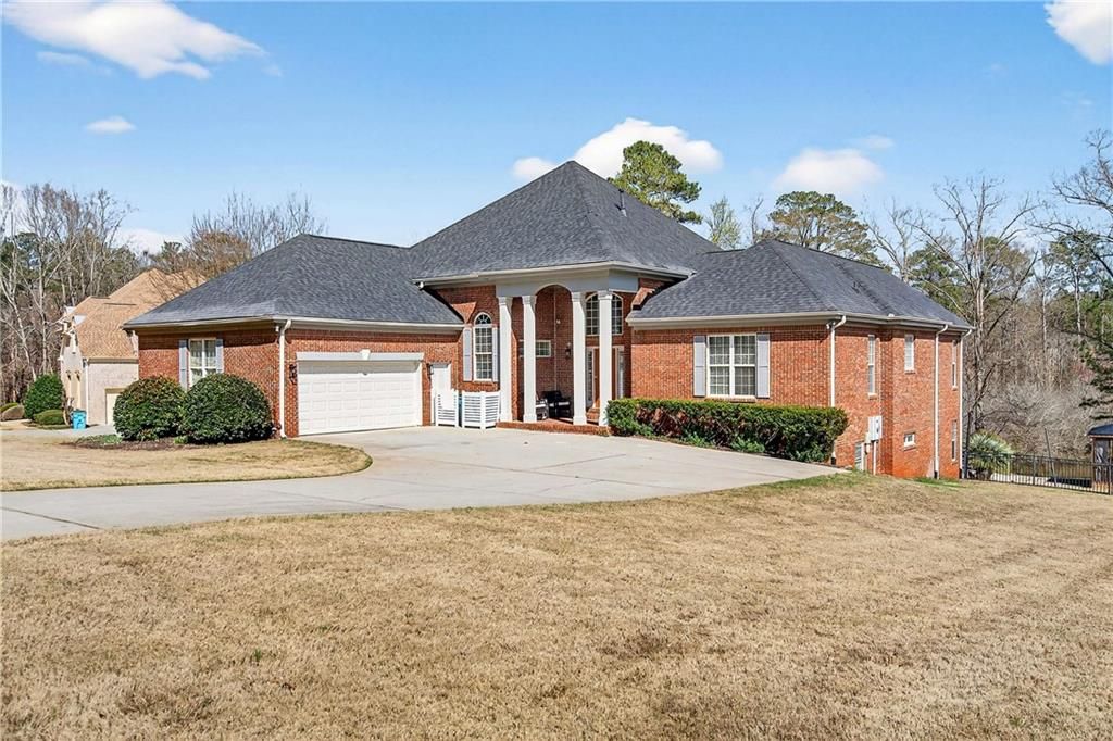 1037 Lyndhurst Way SE, Conyers, GA 30013