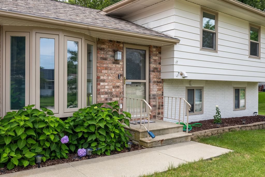 4520 Wakonda Drive, Norwalk, IA 50211
