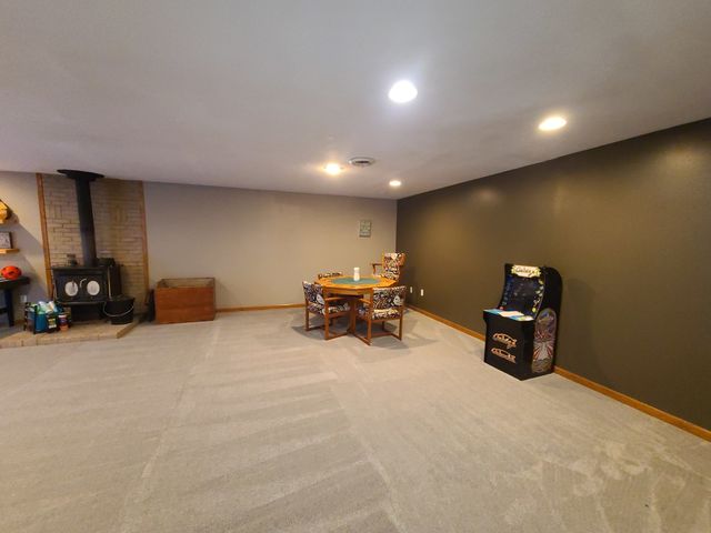 24200 Hillcrest Drive, Sterling, IL 61081