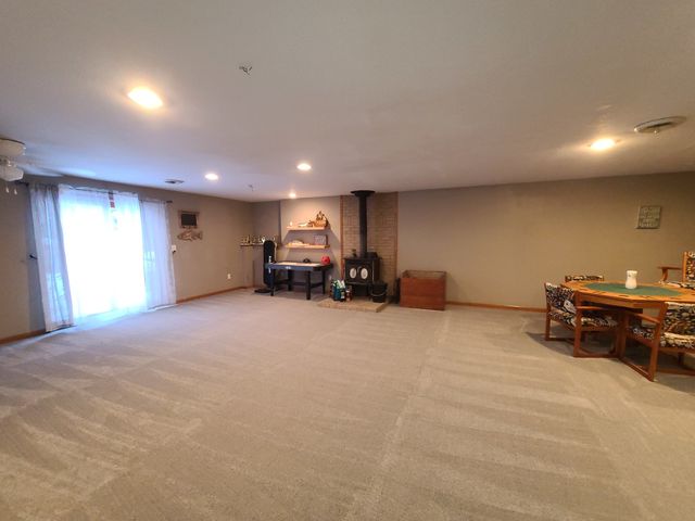 24200 Hillcrest Drive, Sterling, IL 61081