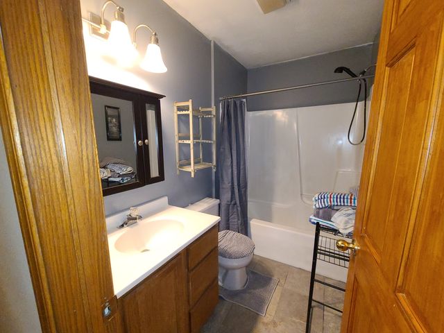 24200 Hillcrest Drive, Sterling, IL 61081