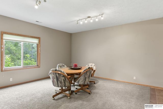 5634 N 142nd Avenue, Omaha, NE 68164