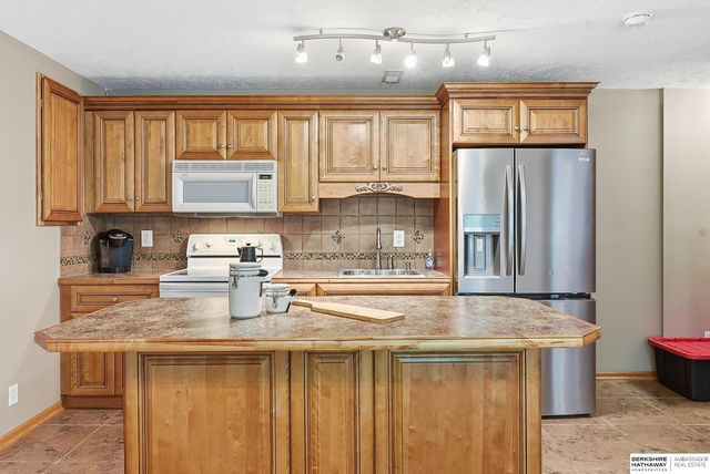 5634 N 142nd Avenue, Omaha, NE 68164