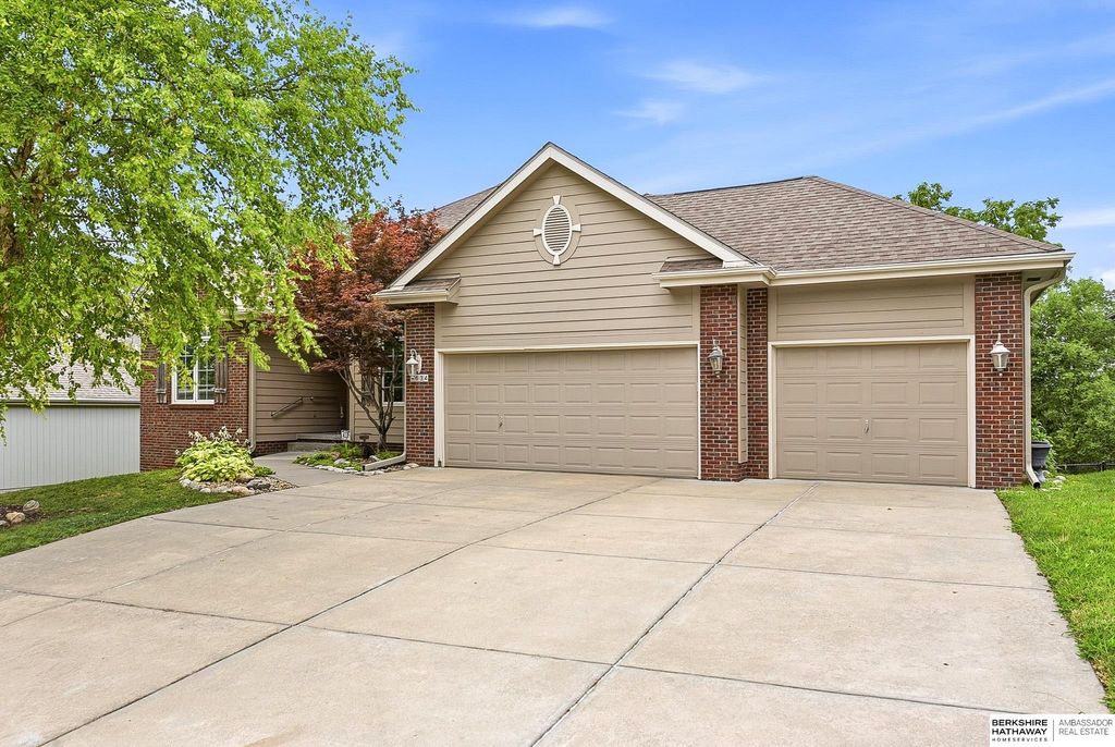 5634 N 142nd Avenue, Omaha, NE 68164