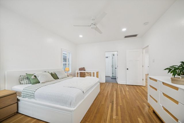 207 Tabor Street, Houston, TX 77009