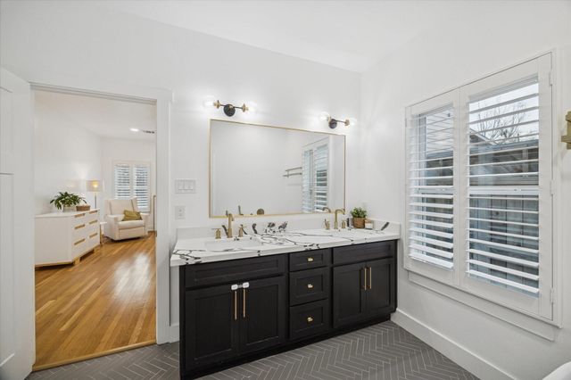 207 Tabor Street, Houston, TX 77009