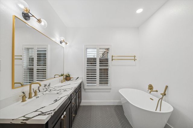 207 Tabor Street, Houston, TX 77009