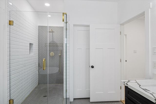 207 Tabor Street, Houston, TX 77009