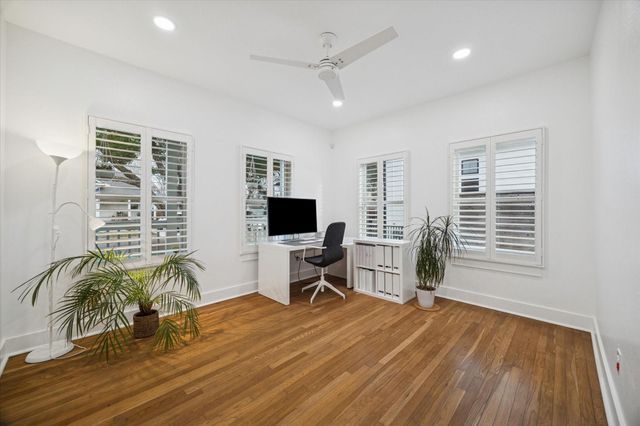 207 Tabor Street, Houston, TX 77009