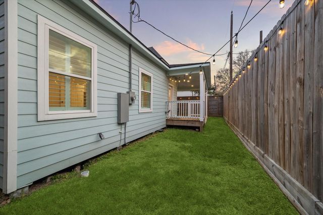 207 Tabor Street, Houston, TX 77009