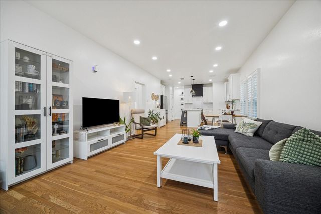 207 Tabor Street, Houston, TX 77009