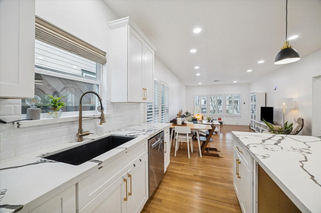 207 Tabor Street, Houston, TX 77009