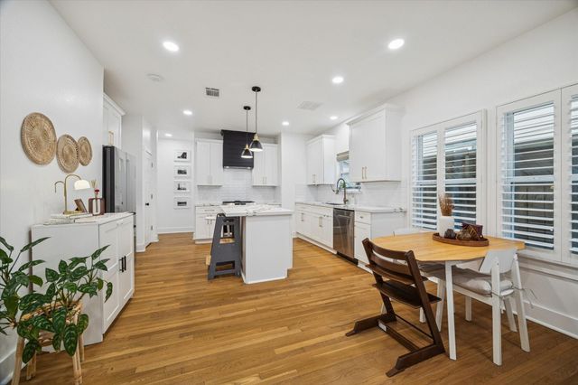 207 Tabor Street, Houston, TX 77009