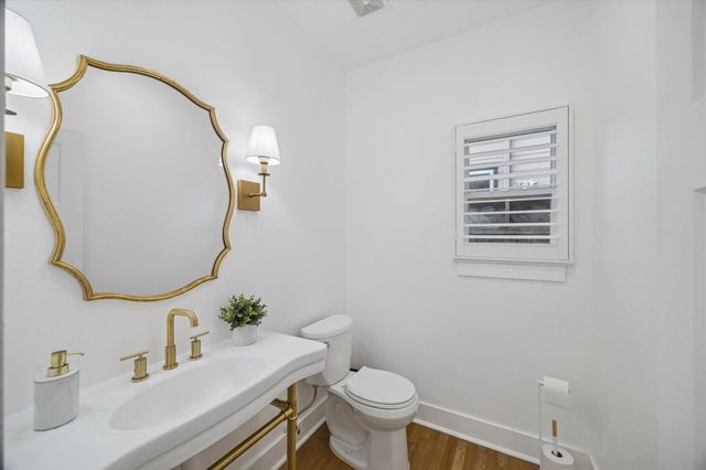 207 Tabor Street, Houston, TX 77009