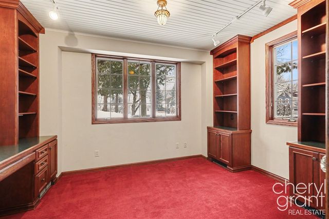 618 Laurel Avenue, Grand Rapids, MI 49506