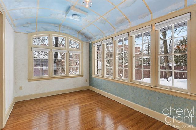 618 Laurel Avenue, Grand Rapids, MI 49506