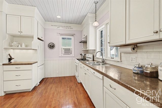 618 Laurel Avenue, Grand Rapids, MI 49506