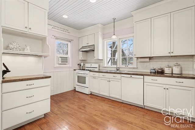 618 Laurel Avenue, Grand Rapids, MI 49506