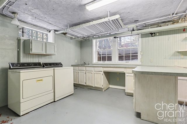 618 Laurel Avenue, Grand Rapids, MI 49506