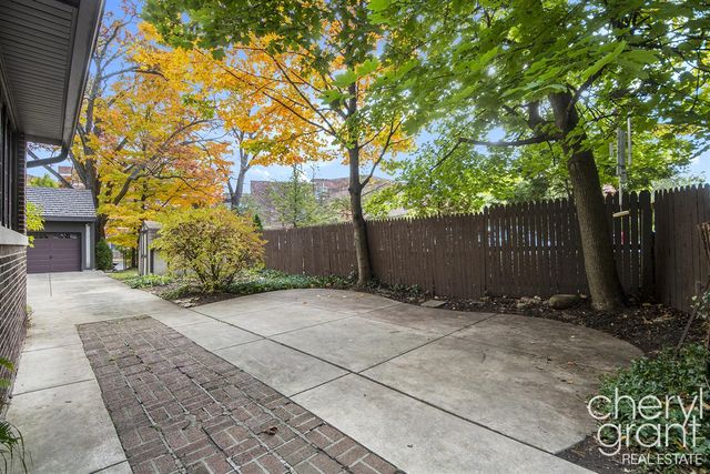 618 Laurel Avenue, Grand Rapids, MI 49506