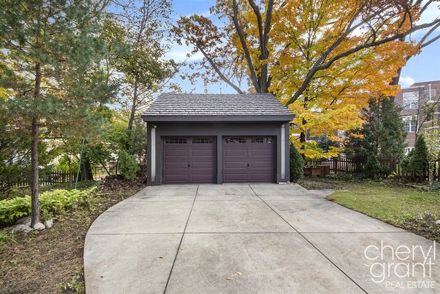 618 Laurel Avenue, Grand Rapids, MI 49506