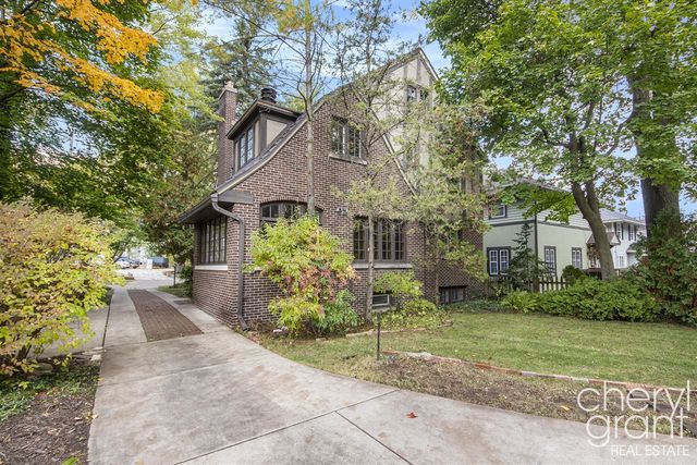 618 Laurel Avenue, Grand Rapids, MI 49506