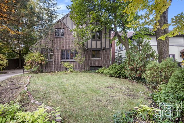 618 Laurel Avenue, Grand Rapids, MI 49506