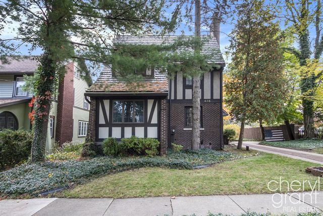 618 Laurel Avenue, Grand Rapids, MI 49506