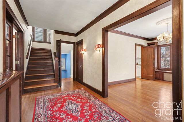 618 Laurel Avenue, Grand Rapids, MI 49506